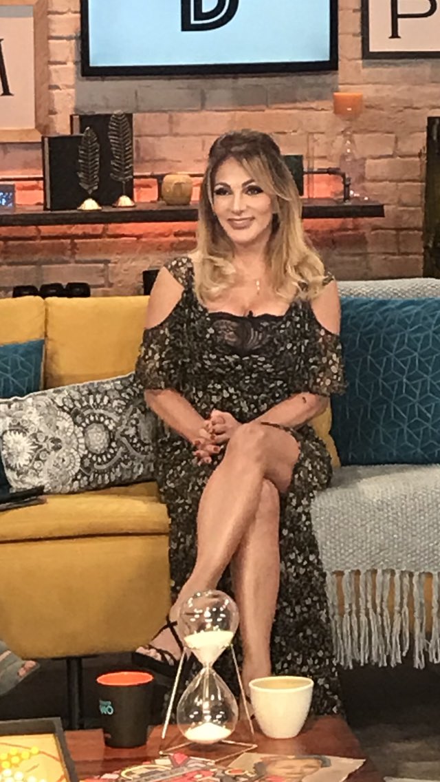 olivia collins feet 4