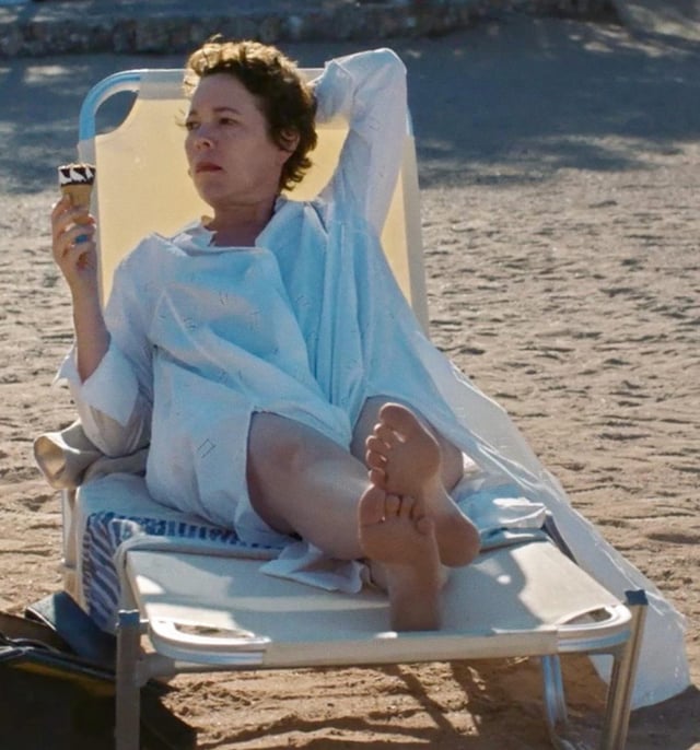 olivia colman feet 1