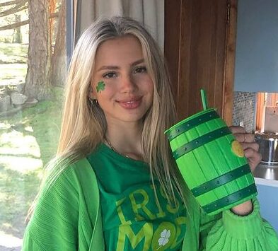 olivia coutts feet 3