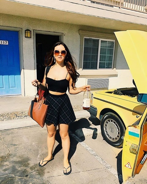 olivia delaurentis feet 4