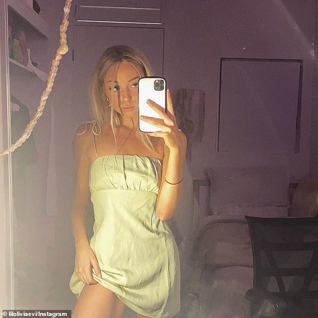 olivia evi plant feet