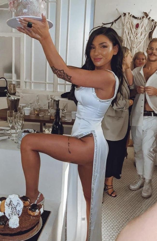 olivia frazer feet 5