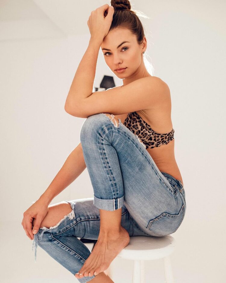 olivia frischer feet