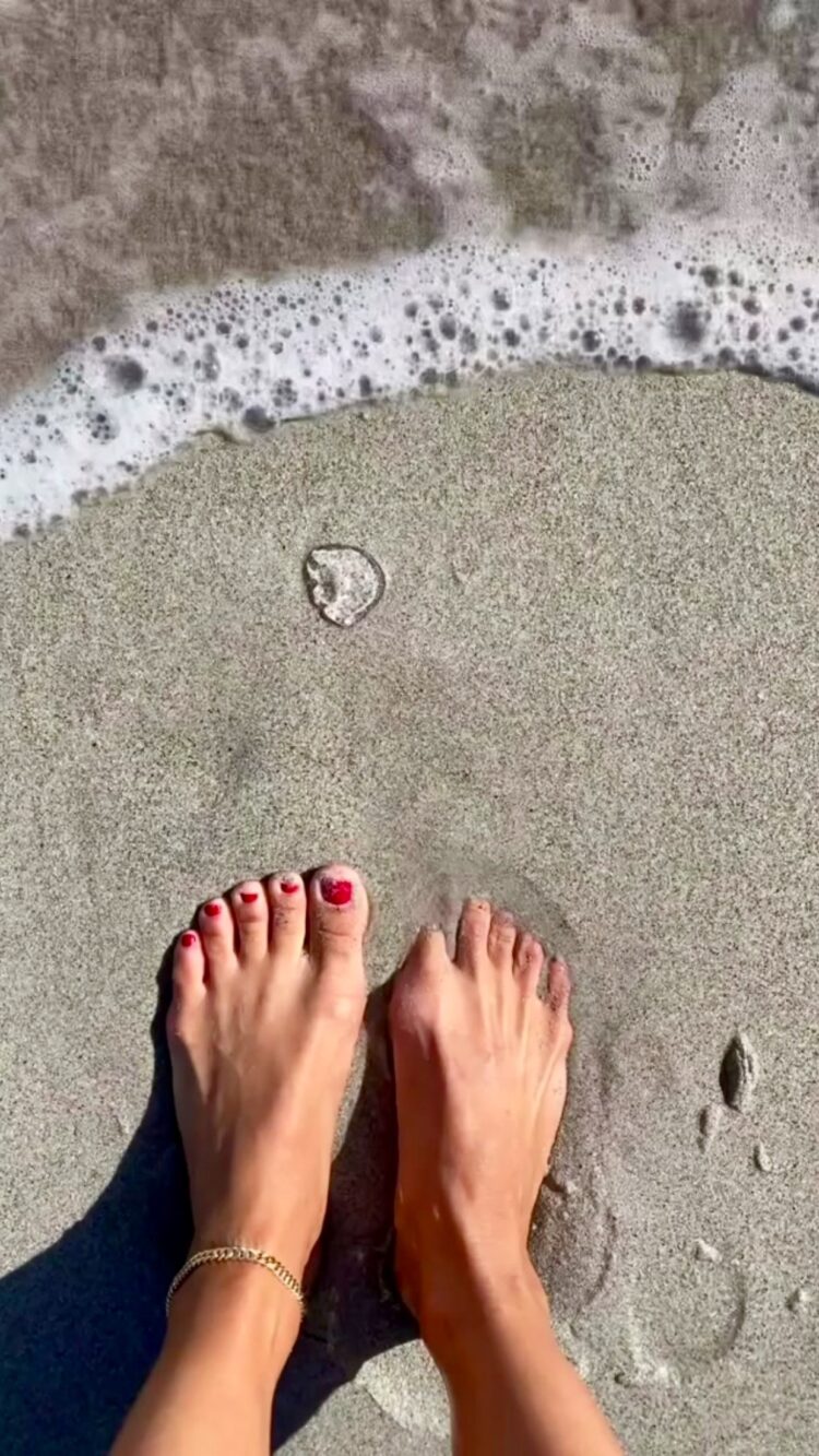 olivia gibson feet 3