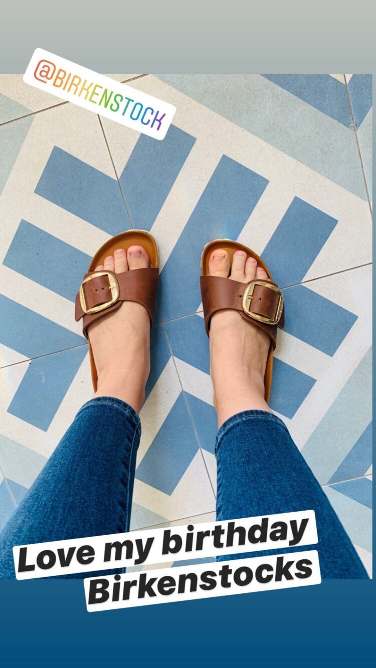 olivia hack feet