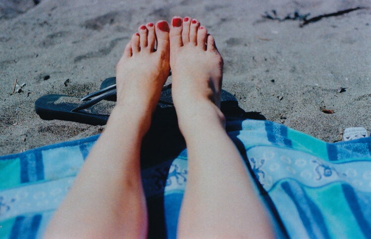 olivia harrison feet