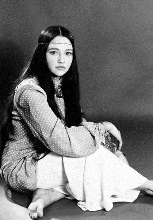 olivia hussey feet 3