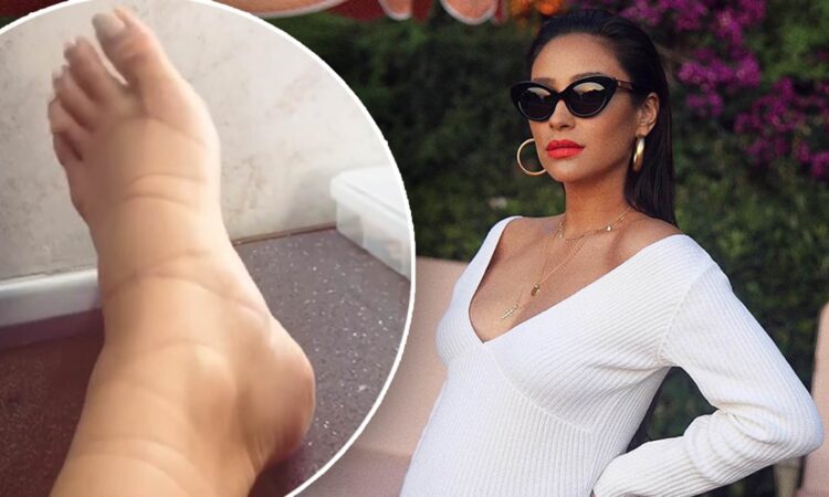 olivia mitchell feet 2