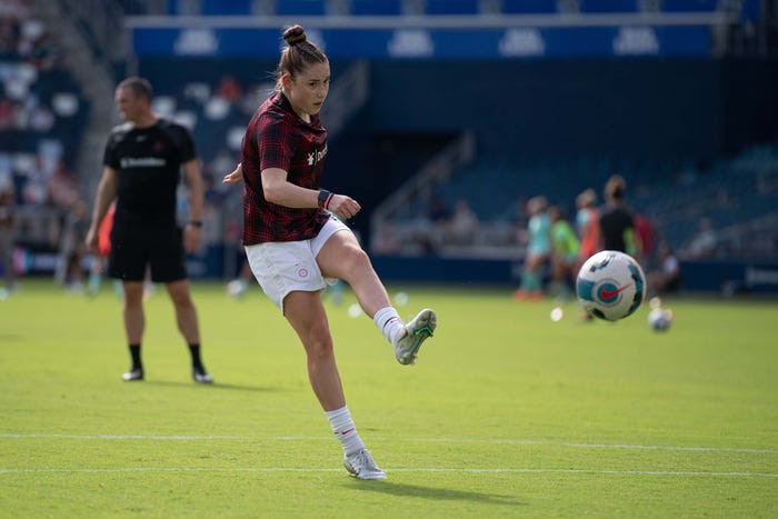 olivia moultrie feet 5