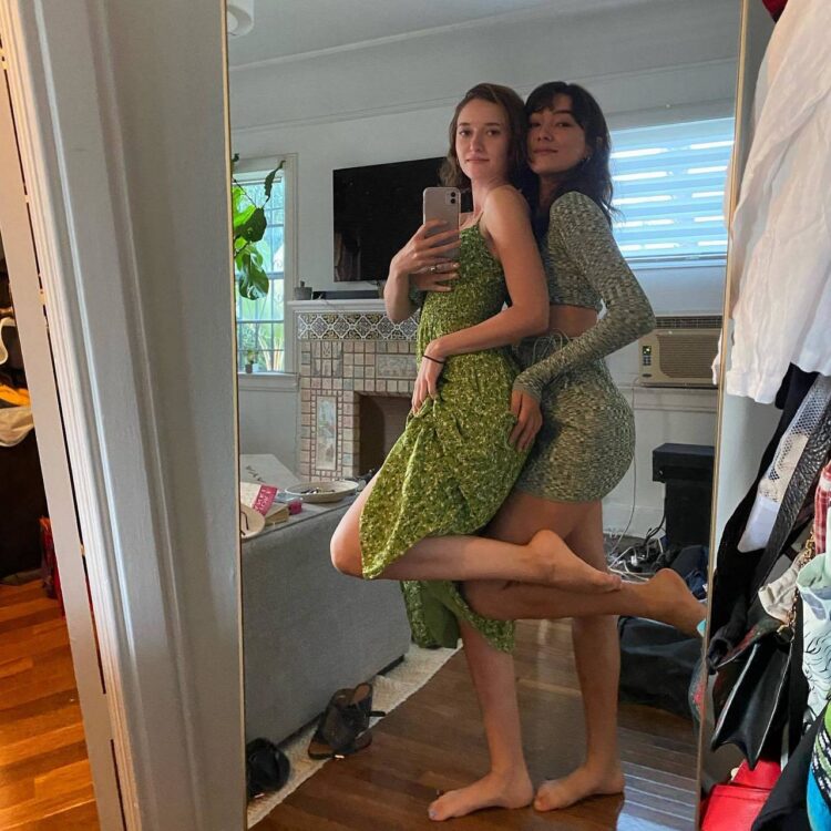 olivia nikkanen feet 3