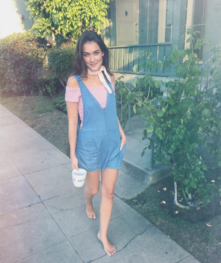 olivia pickren feet 6