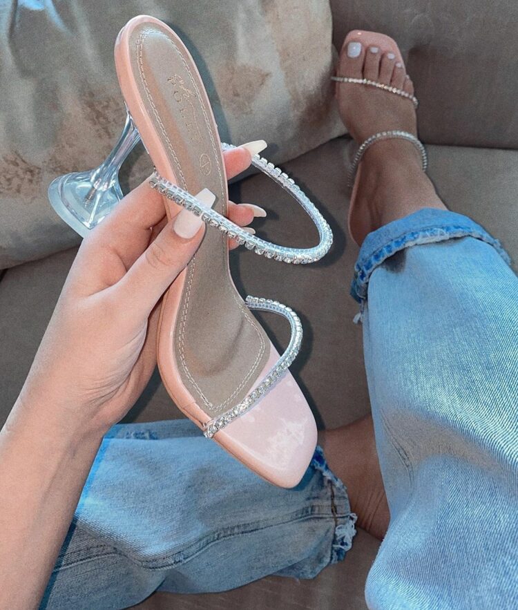 olivia pierson feet 2