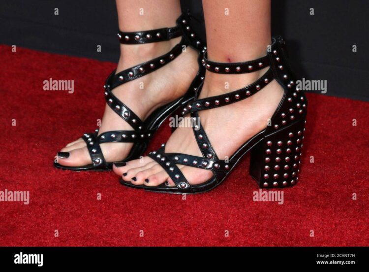 olivia rose keegan feet 1