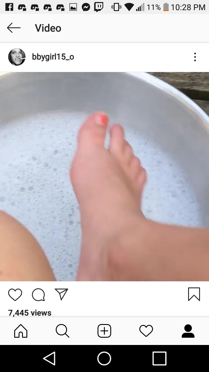 olivia scriven feet 1