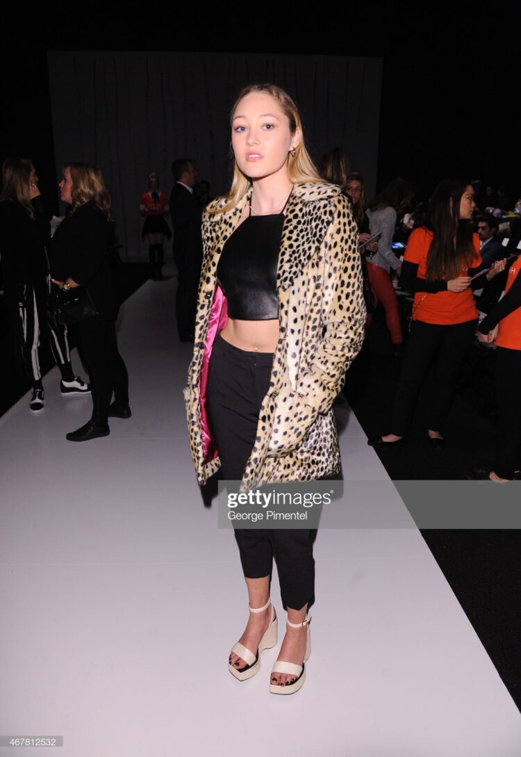 olivia scriven feet 3