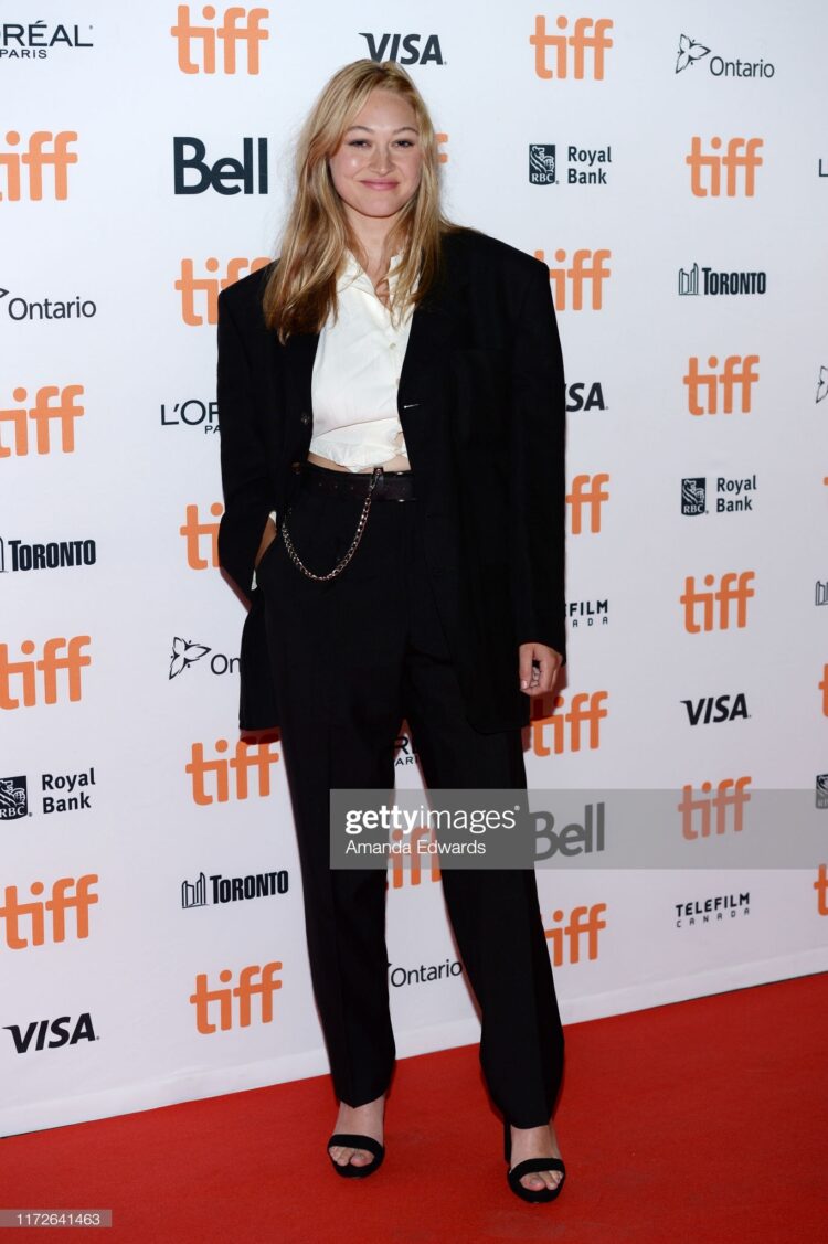 olivia scriven feet 4