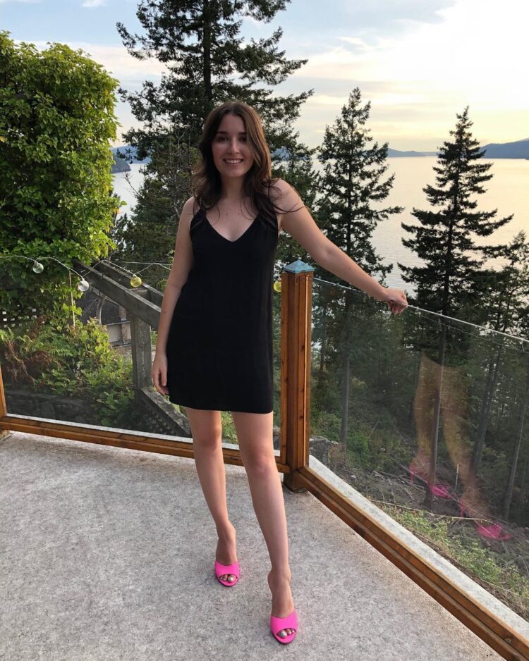 olivia steele falconer feet 3