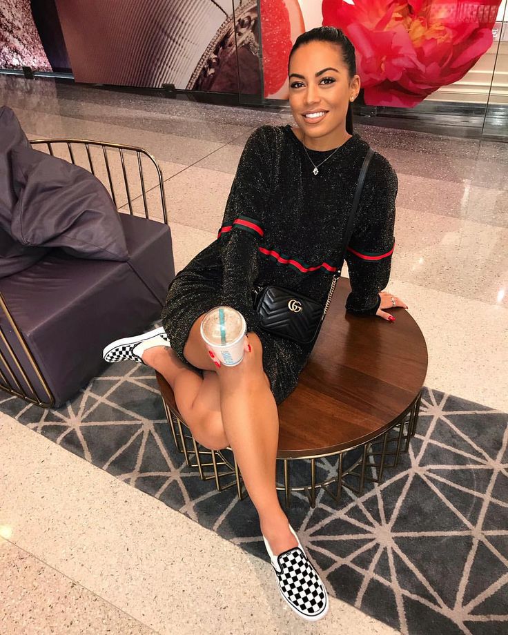 olivia sullivan davis feet