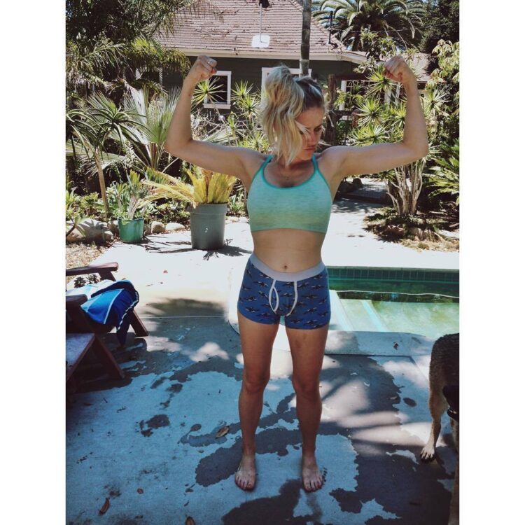 olivia taylor feet 3