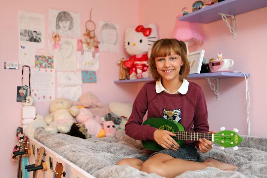 olivia vanderwaal feet 5