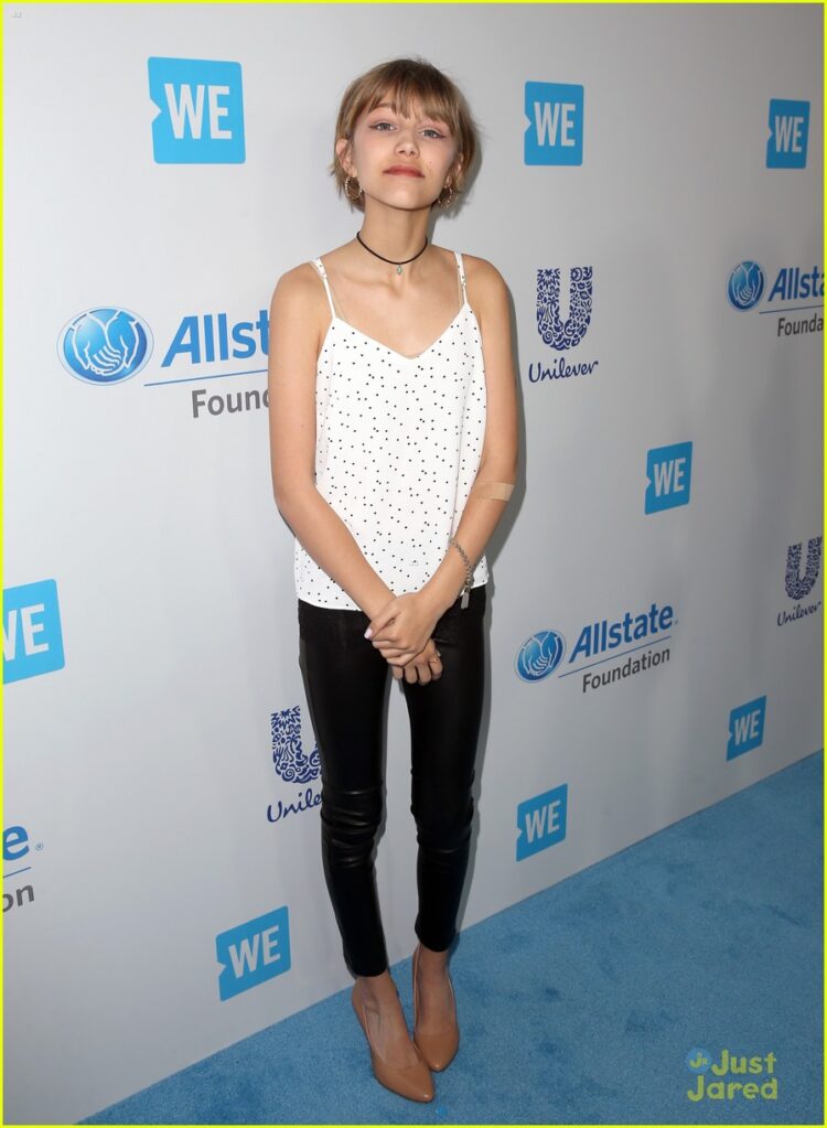 olivia vanderwaal feet 6