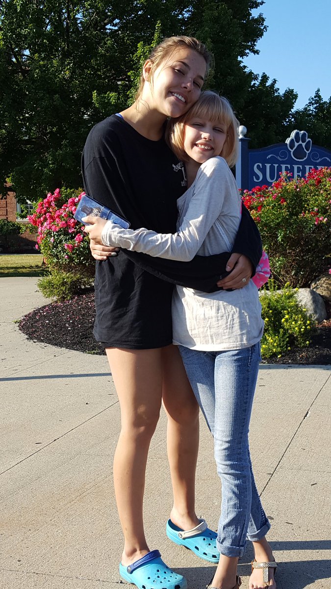 olivia vanderwaal feet