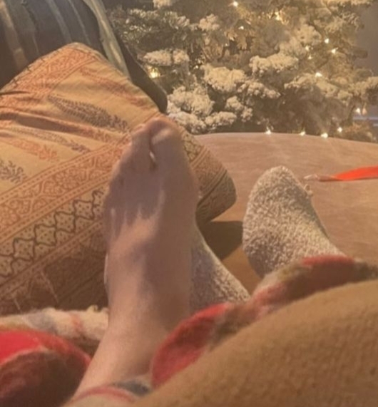 olivia wilson feet 5