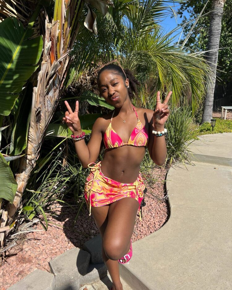 olivia ximines feet 1