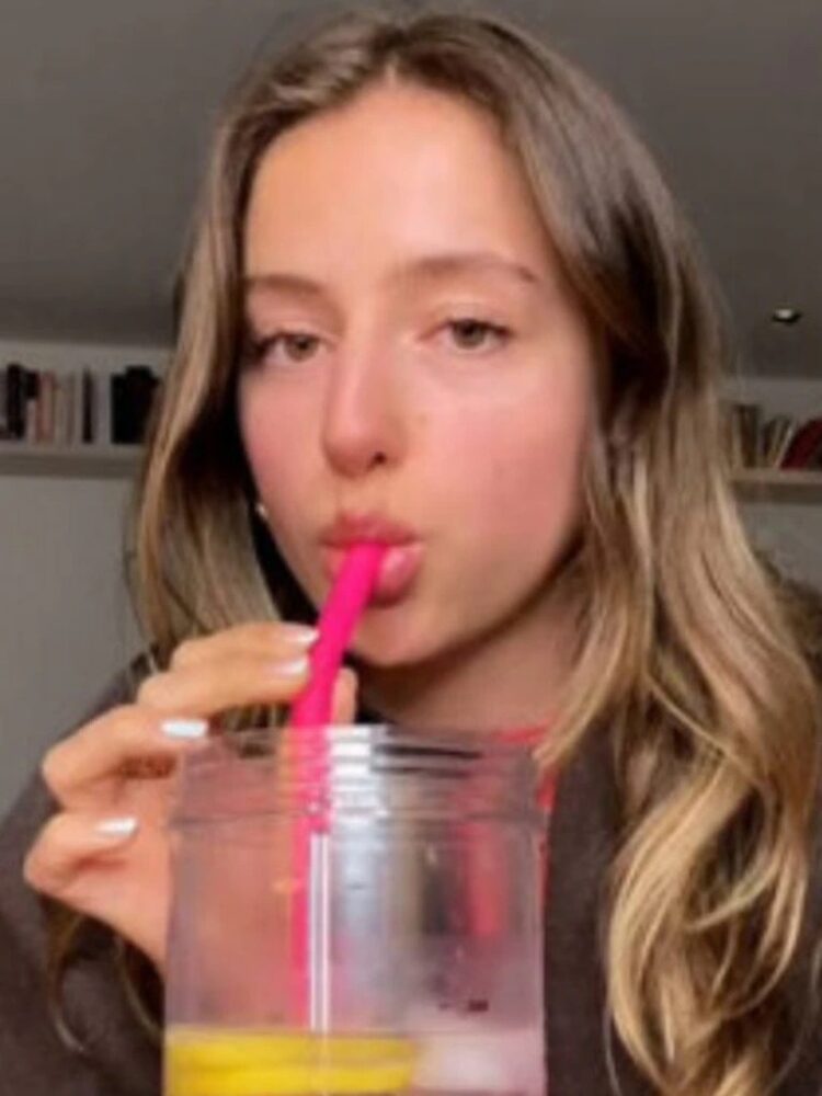 olympia anley feet 2