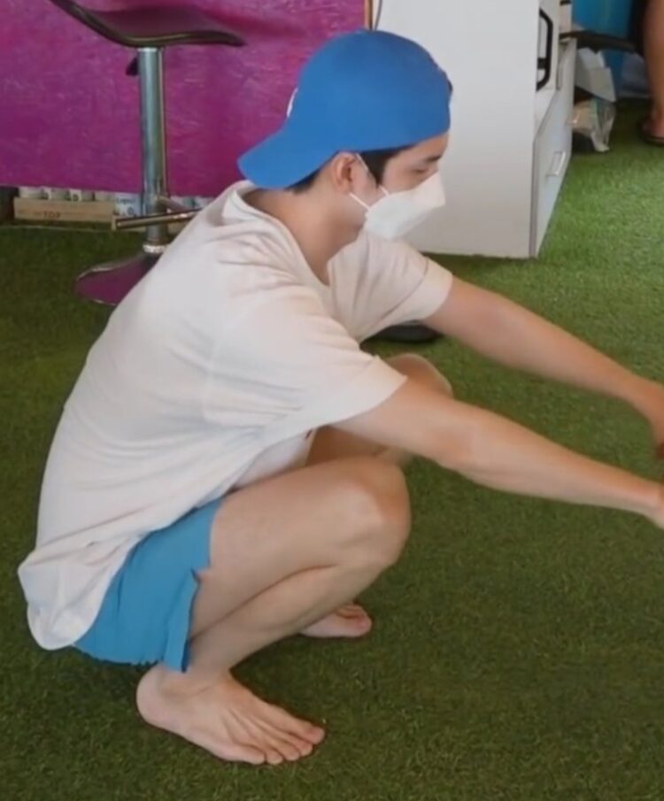 ong seong wu feet 3