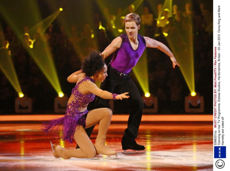 oona king feet 5 scaled