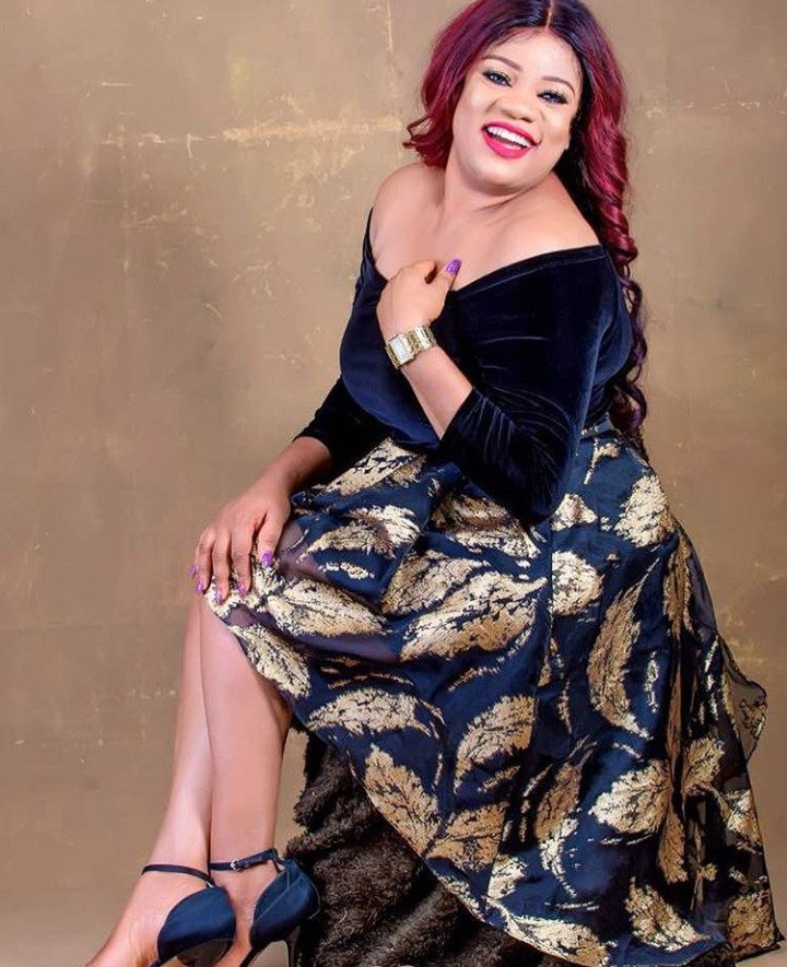 opeyemi aiyeola feet 1