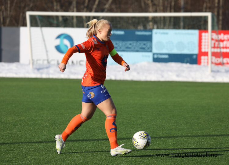 oselie henden feet 5