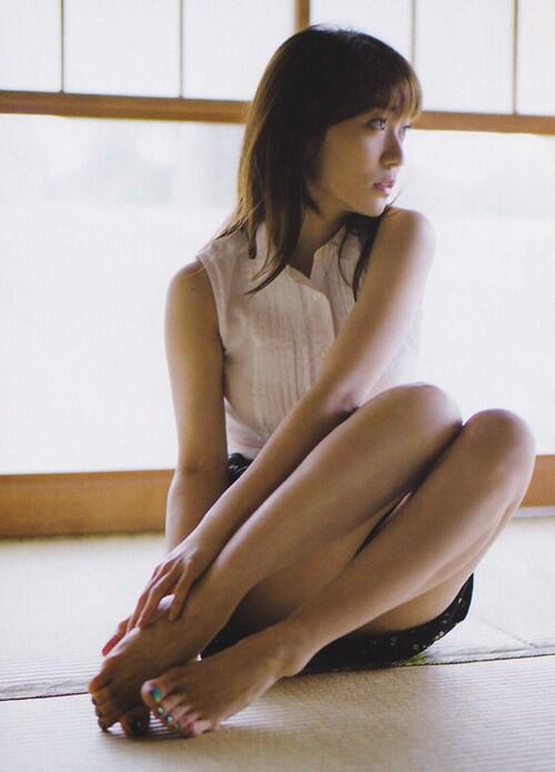 oshima yuko feet
