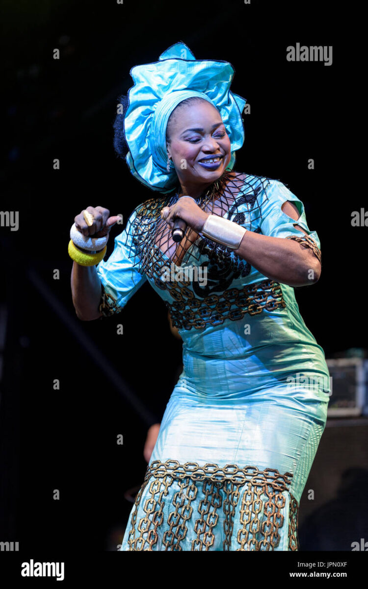 oumou sangare feet 6