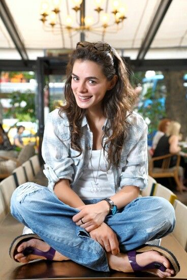 ozge ozpirincci feet 1