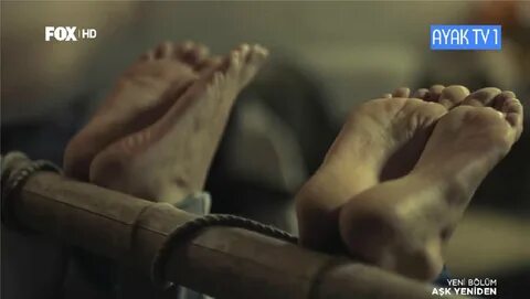 ozge ozpirincci feet 4