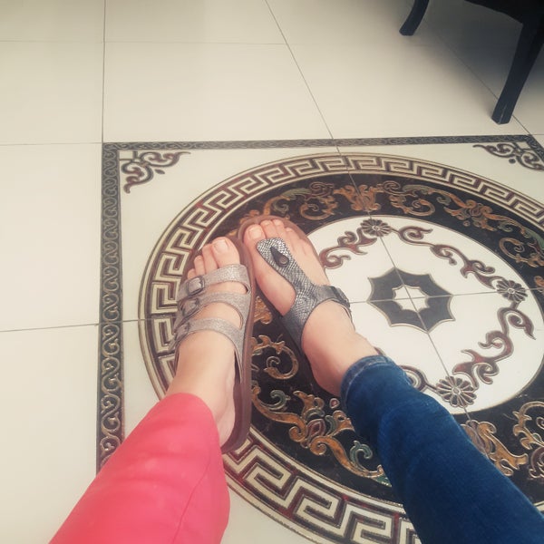 ozge yazici feet 3