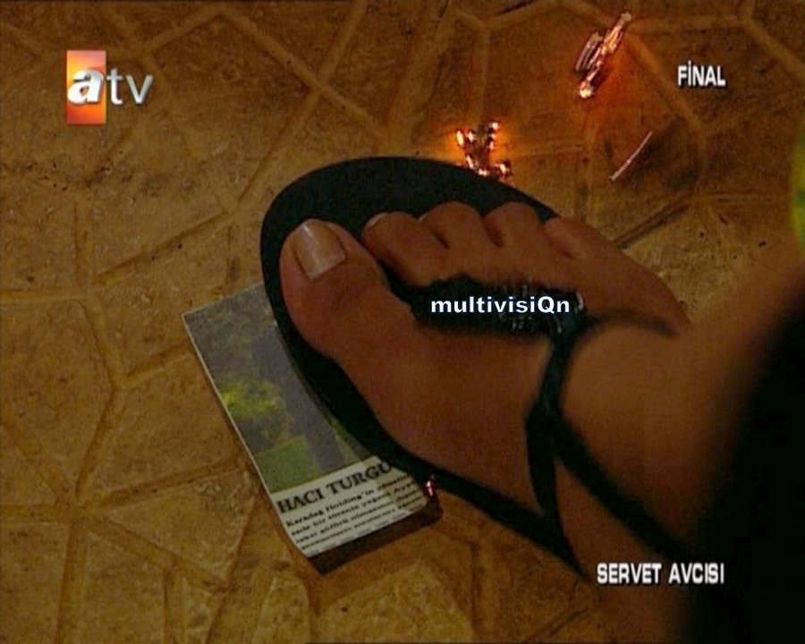 ozlem yilmaz feet 2