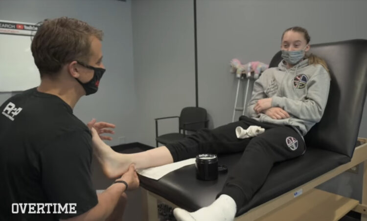 paige bueckers feet 3