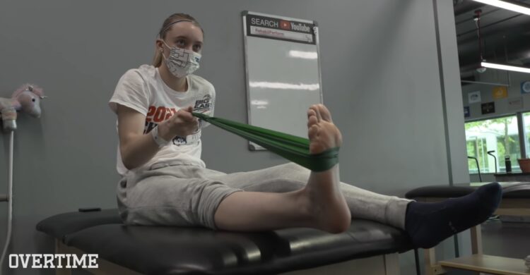 paige bueckers feet 4