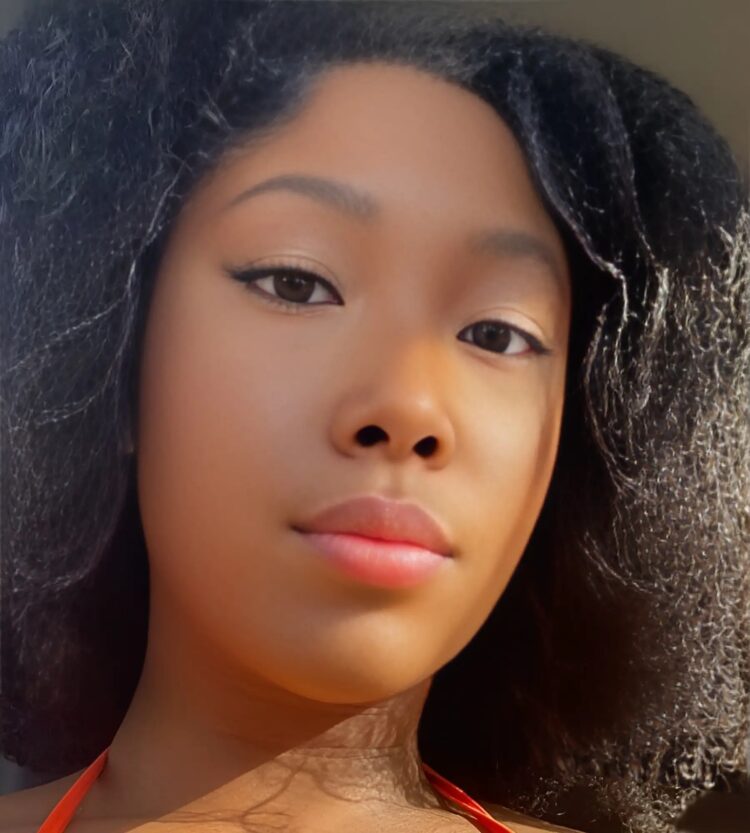 paige chappel feet 1