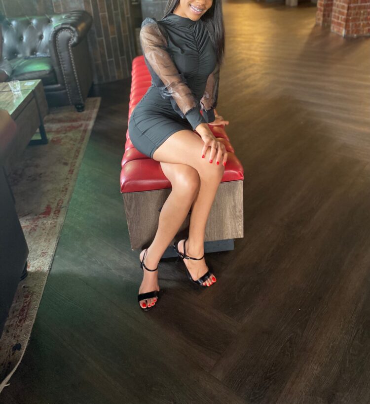 paige lawrence feet scaled