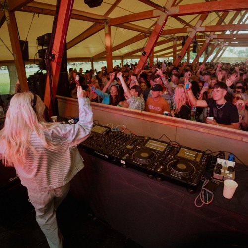 paige tomlinson feet 4