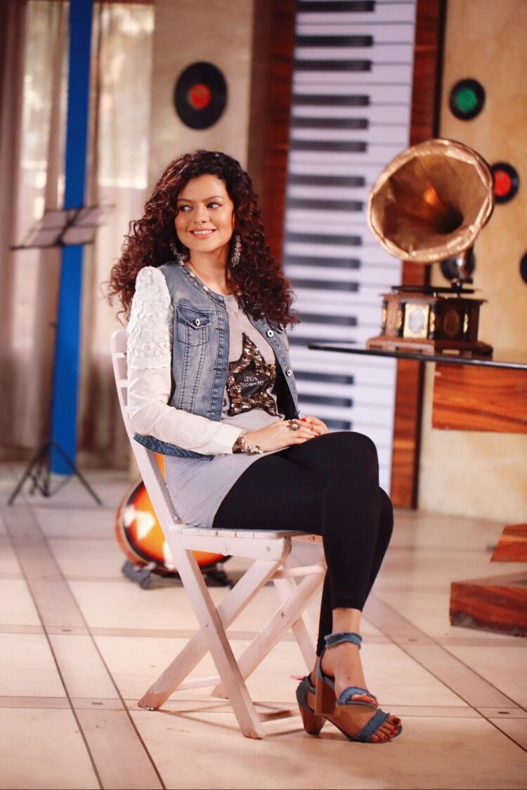 palak muchhal feet 3