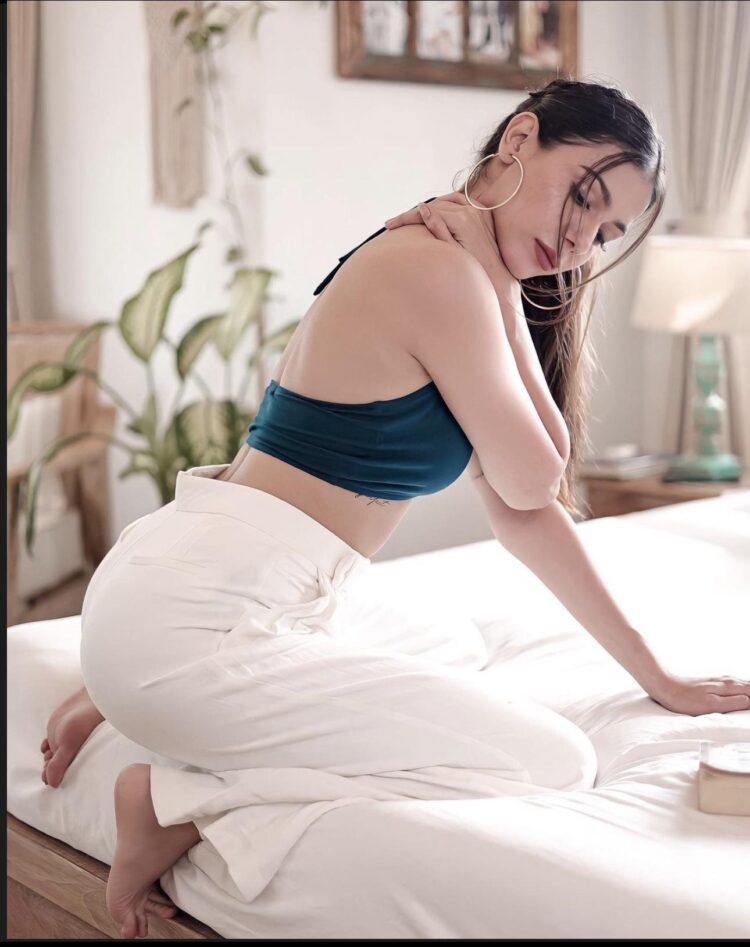 palak purswani feet 4