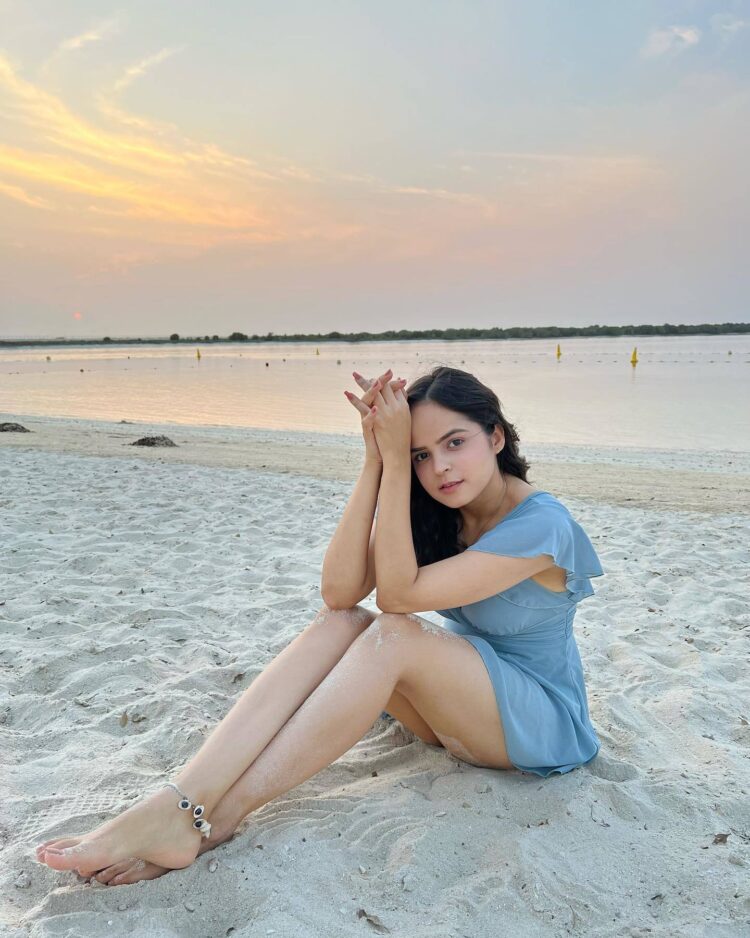 palak sindhwani feet