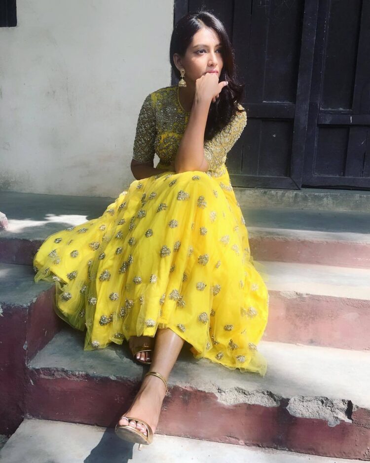 pallavi subhash feet 4