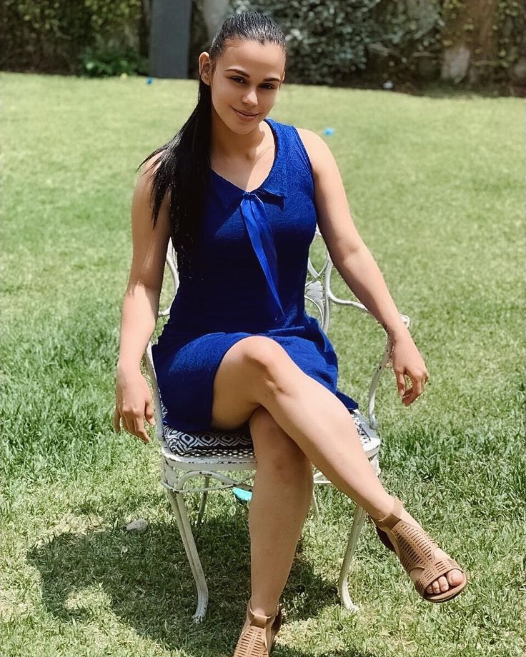 pamela alfaro feet 1