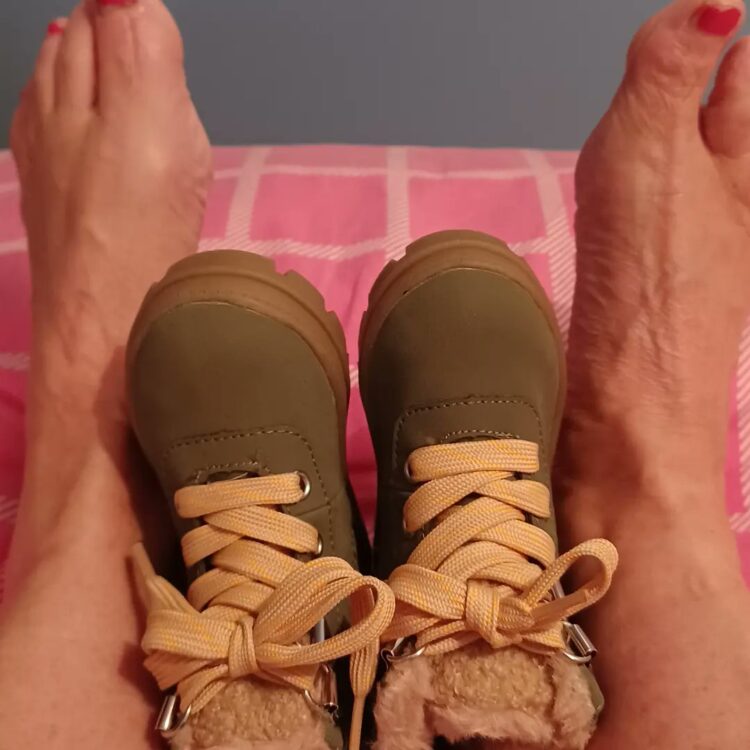 pamela ballantine feet 3